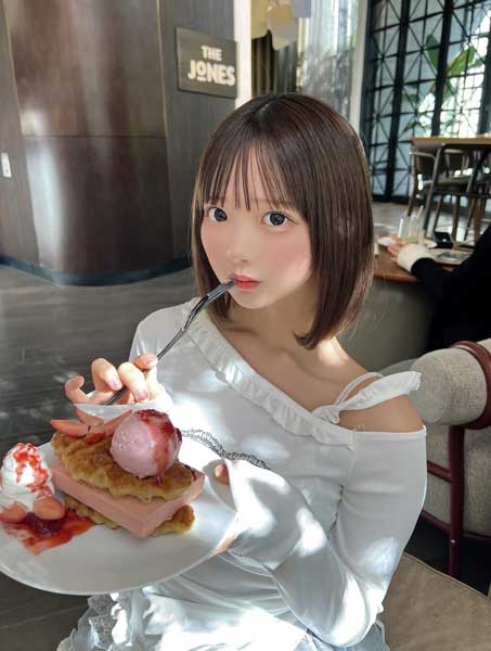 琴雛ひな、白オフショルで透明感爆上がり、フリルレースの甘さが可愛すぎるキュートコーデ披露