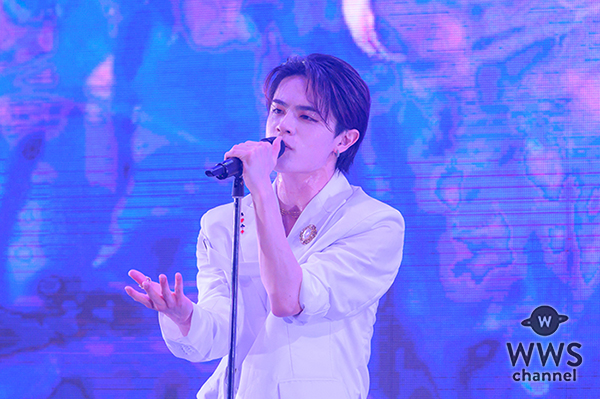 【ライブレポート】Seven Deuce、王子様すぎる純白衣装でパフォーマンス！「メジャーデビュー」サプライズ発表で会場は熱狂！＜Seven Deuce one-man LIVE 2025「Re:RAISE」＞