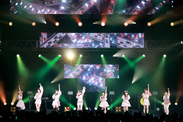 BEYOOOOONDS「LIVE BEYOOOOONDS 3rd」レポート　新曲「ポジティブプログラム」で幕開け