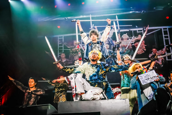 喜矢武豊がガチュピンになり巨大化！？ゴールデンボンバー、ツアーファイナル完走＆新曲配信リリース