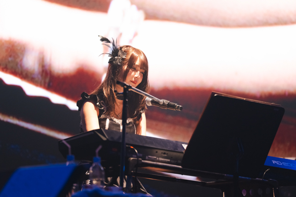 #2i2、12月6日のツアーファイナル『Pages of Us』をもって解散、意味のある言葉を歌うアイドルとして歩んだ5年間に幕