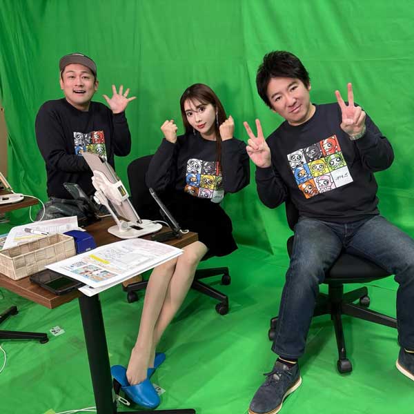 森咲智美「セクシー」で「可愛い」スウェット×ミニ丈の美脚カジュアルコーデ披露