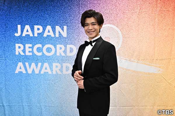 新浜レオン「純烈・酒井さんからクオカードもらっちゃったんで、ちょっとライバルとは言えない」『第67回　輝く！日本レコード大賞』インタビュー