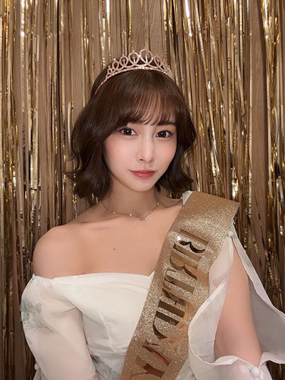 鳳みゆ、誕生日を迎え最強ビジュ爆発の女神すぎるショット公開！ 誕生日配信イベントも開催。