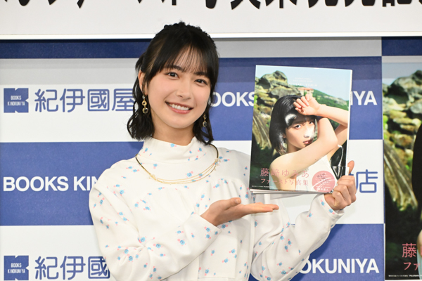 藤崎ゆみあの初めての記憶が詰まったファースト写真集が発売！ ギリシャ・メテオラでの撮影は「自分の中でしっかりとこの思いを受け止めて、忘れたくない」