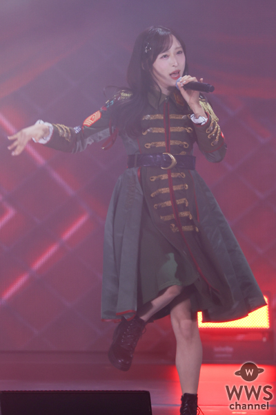 【写真特集】AKB48・小栗有以、ミニ丈デニム衣装でセンター曲「Oh my pumpkin!」を熱唱！＜AKB48 20th Year Live Tour 2025 in 日本武道館＞