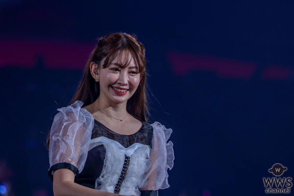 【写真特集】元AKB48・小嶋陽菜、美脚あらわなミニ丈ドレスで「ハート型のウイルス」を熱唱！＜AKB48 20th Year Live Tour 2025 in 日本武道館＞