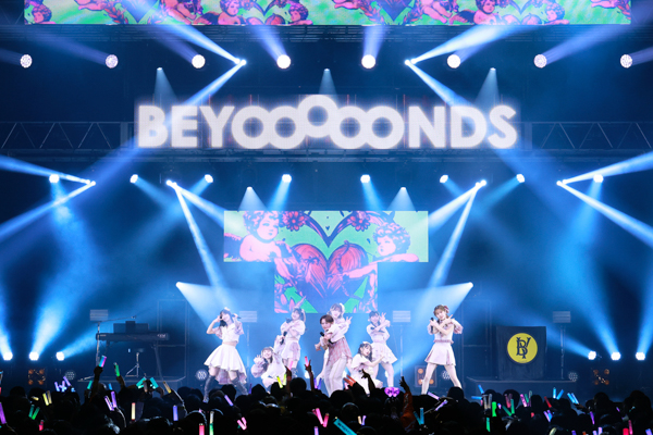 BEYOOOOONDS「LIVE BEYOOOOONDS 3rd」レポート　新曲「ポジティブプログラム」で幕開け