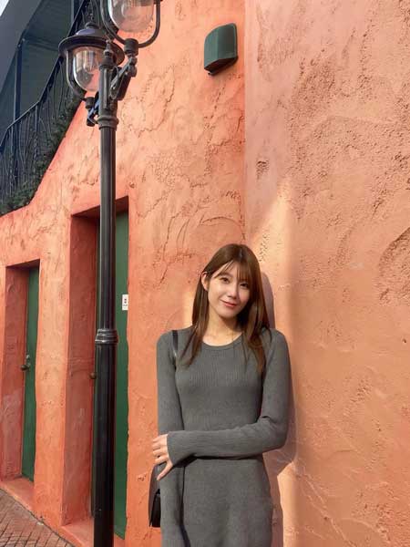 八反美咲、美スタイルきわだつクールファッションで魅了！