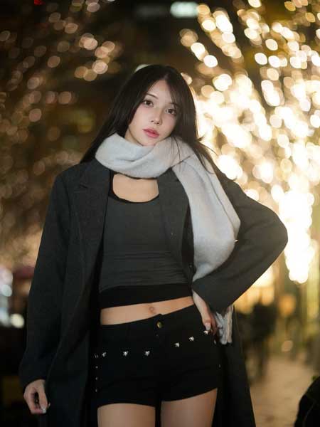 水神きき、イルミより輝く美スタイルあらわなモードコーデでファン魅了