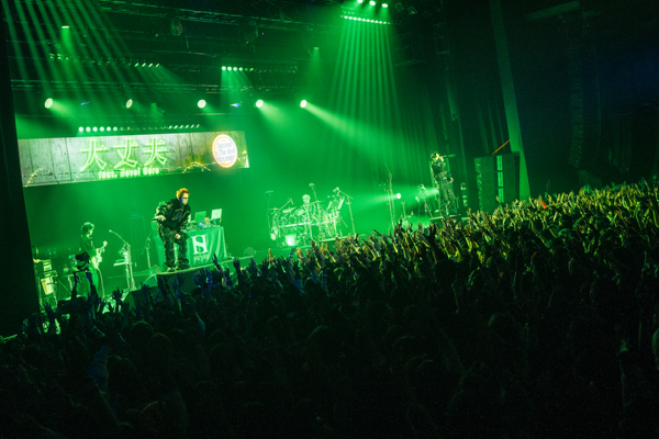 SKY-HI、豊洲PITで毎年恒例のバースデーライブ開催！最新アルバムと人気曲で魅了した2日間