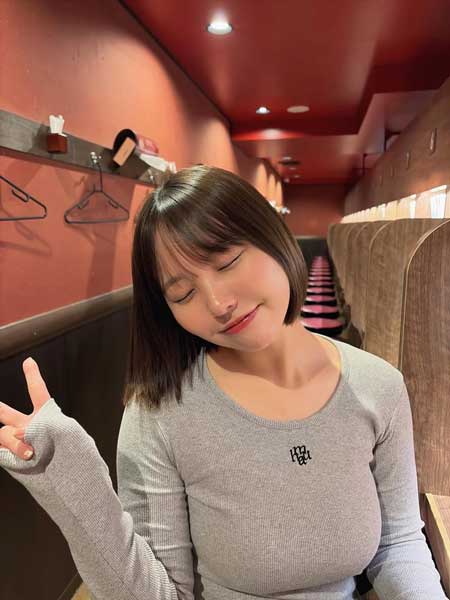 ファン「ダイナマイト」「めっちゃ可愛ぃぃぃぃ」本郷柚巴、シンプルコーデでも圧巻の可愛さで圧倒！