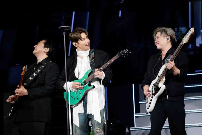 東方神起チャンミン全国8都市20公演を巡った初のソロツアーを完走！ SUPER JUNIORキュヒョンのサプライズ登場も！