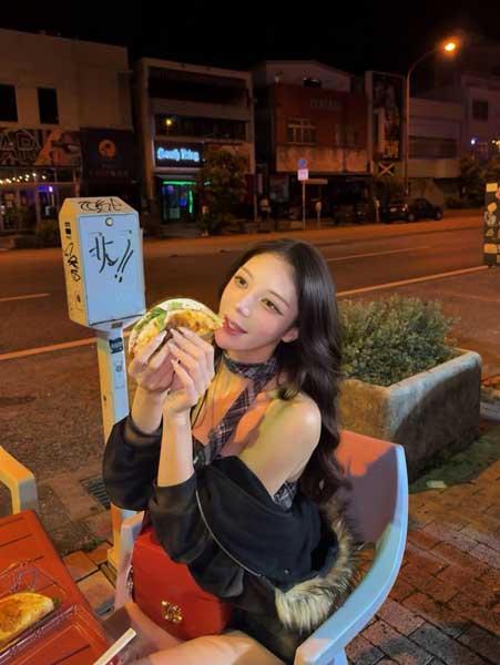 水神きき、ストリート系ガールズコーデで抜群美スタイルを披露