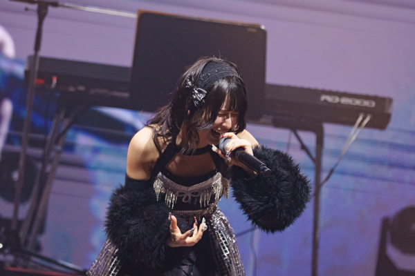 #2i2、12月6日のツアーファイナル『Pages of Us』をもって解散、意味のある言葉を歌うアイドルとして歩んだ5年間に幕