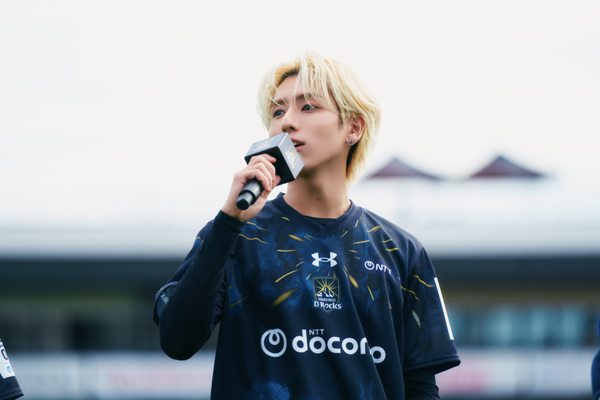 OWVが浦安に登場！ジャパンラグビーリーグワン所属の浦安D-Rocks 2025-26シーズン公式アンバサダーとして、満員の会場でサポーターを前に公式アンバサダー就任のご挨拶！