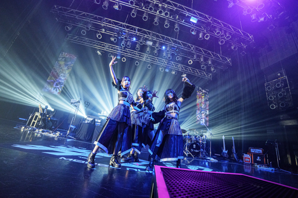 #2i2、12月6日のツアーファイナル『Pages of Us』をもって解散、意味のある言葉を歌うアイドルとして歩んだ5年間に幕