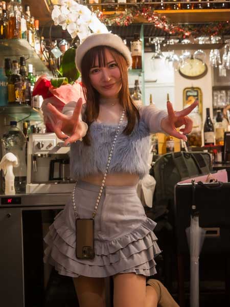 清水楓、ファービスチェ×フリルミニで際立つ脚長スタイルにドキッ