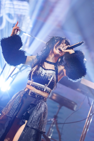 #2i2、12月6日のツアーファイナル『Pages of Us』をもって解散、意味のある言葉を歌うアイドルとして歩んだ5年間に幕