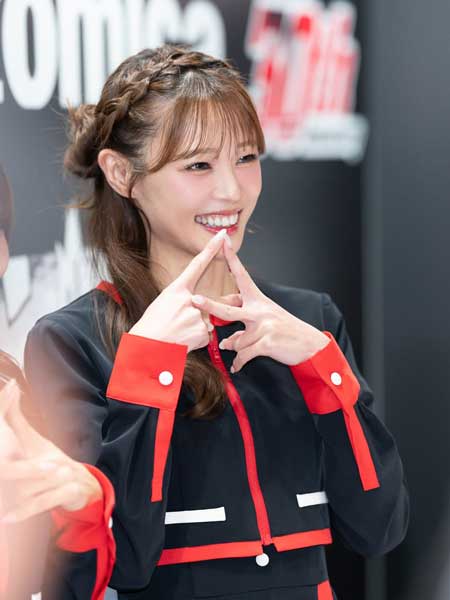 橘香恋、脚長美脚が眩しい！ミニ丈コスチュームで魅せた圧倒的スタイル公開！