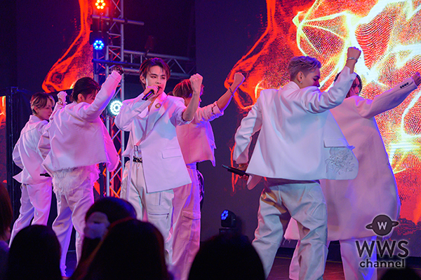 【ライブレポート】Seven Deuce、王子様すぎる純白衣装でパフォーマンス！「メジャーデビュー」サプライズ発表で会場は熱狂！＜Seven Deuce one-man LIVE 2025「Re:RAISE」＞