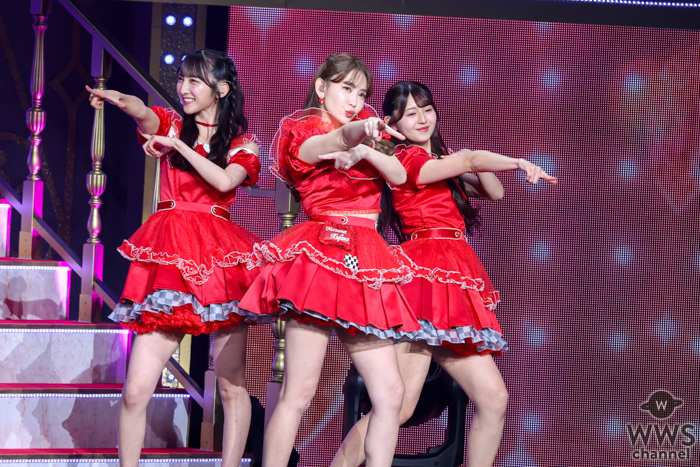 【写真特集】元AKB48・小嶋陽菜、美脚あらわなミニ丈ドレスで「ハート型のウイルス」を熱唱！＜AKB48 20th Year Live Tour 2025 in 日本武道館＞