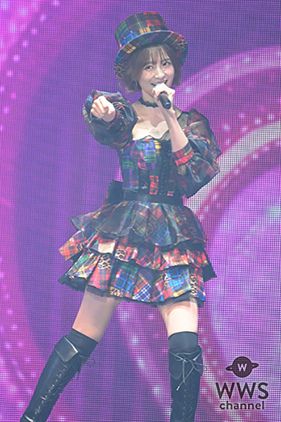 【写真特集】元AKB48・篠田麻里子、「上からマリコ」でオープニングを飾る！パッチワーク風ミニドレス衣装で熱唱！＜AKB48-20th-Year-Live-Tour-2025-in-日本武道館＞4