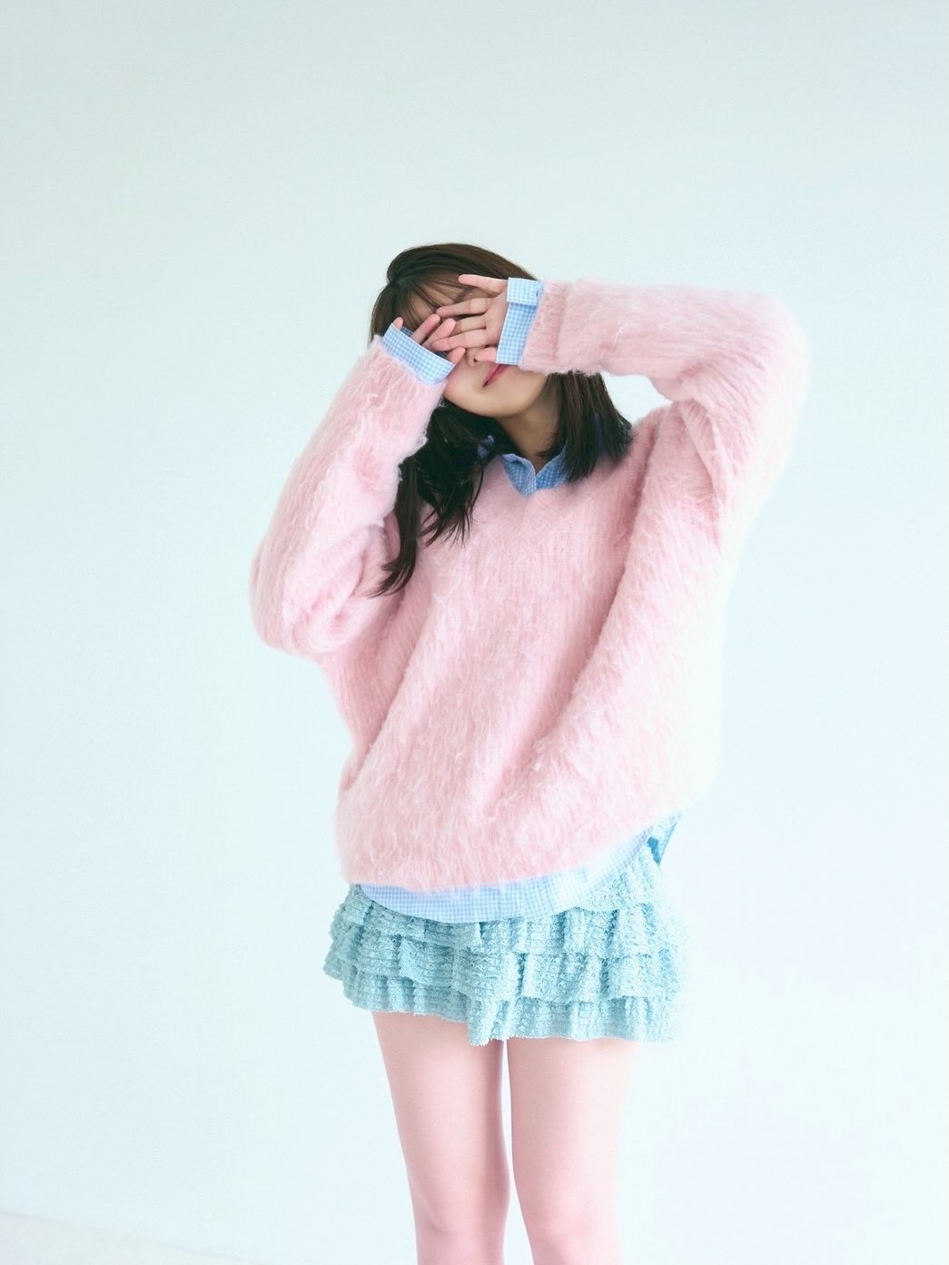 星乃夢奈、脚線美と細ウエストにドキッ！淡色ガーリーで完成する最強バランスコーデ公開