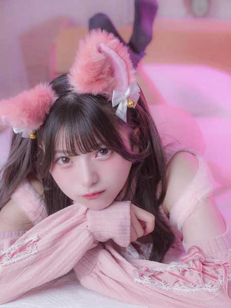 姫野ひなの、甘さ全開で視線集中！なねこみみ×ピンクコス姿を大公開