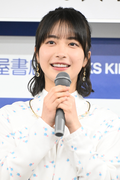 藤崎ゆみあの初めての記憶が詰まったファースト写真集が発売！ ギリシャ・メテオラでの撮影は「自分の中でしっかりとこの思いを受け止めて、忘れたくない」