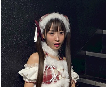 【動画】ミスいちご・ひな、美くびれ魅せるミニスカサンタでクリスマスを語る！＜2025 クリスマス ミニ コンサート＞