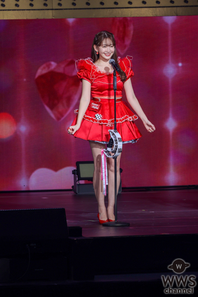 【写真特集】元AKB48・小嶋陽菜、美脚あらわなミニ丈ドレスで「ハート型のウイルス」を熱唱！＜AKB48 20th Year Live Tour 2025 in 日本武道館＞