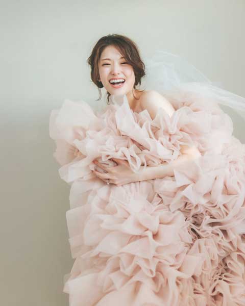 松村沙友理、チュールたっぷりのピンクドレスで華やかな姿公開「ドレス姿が素敵過ぎる」