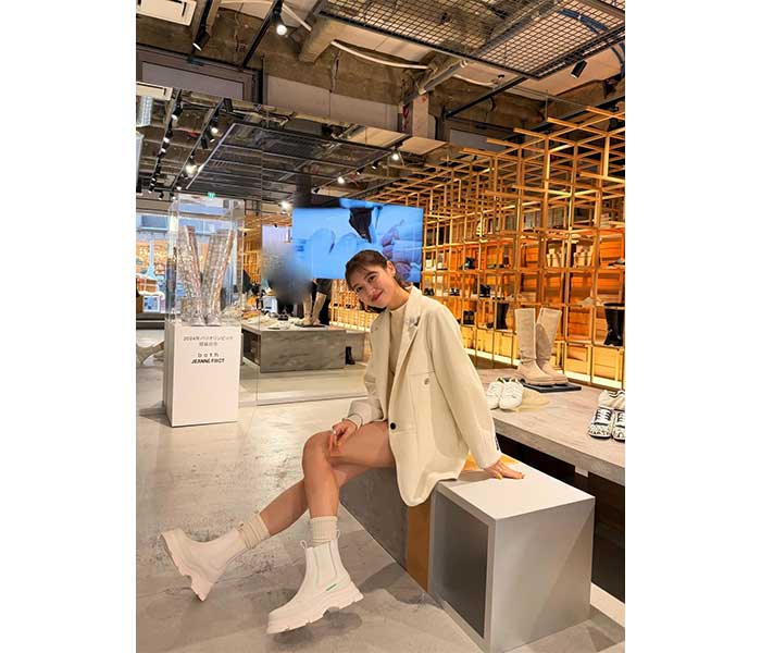 松元絵里花、スラリ美脚際立つジャケットコーデにファン絶賛の声