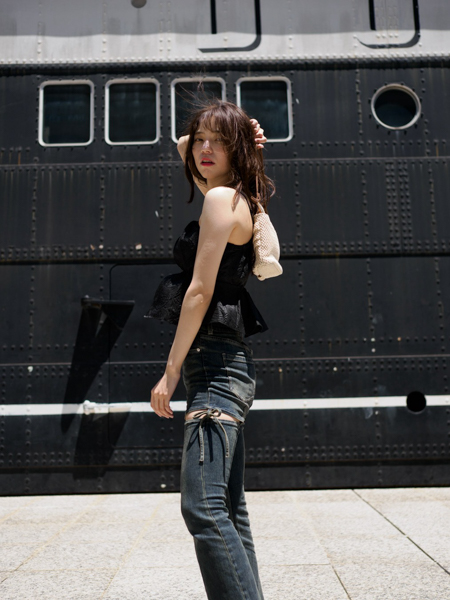 菊川万梨亜さん、チェック柄の秋冬コーデで語る！ 「日頃はサウナが多い三鷹や西荻窪、錦糸町に行くことが多いです！」＜表参道ティアラランウェイ＞