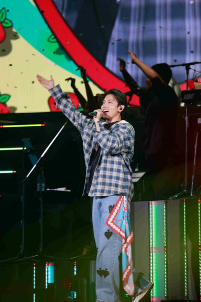 東方神起チャンミン全国8都市20公演を巡った初のソロツアーを完走！ SUPER JUNIORキュヒョンのサプライズ登場も！