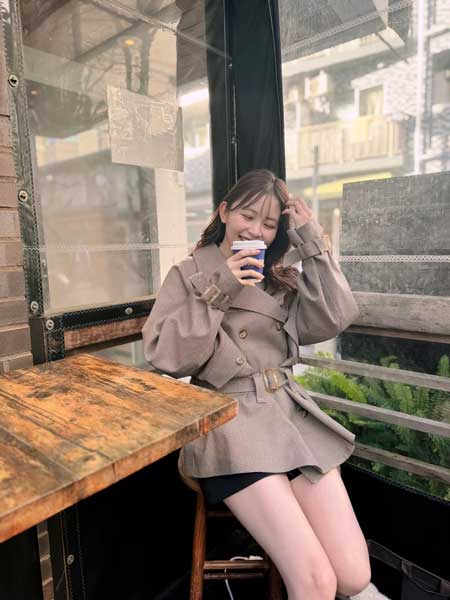 久間田琳加、生脚あらわ！ミニボトム×ブーツの美脚ストリートにファン悶絶！