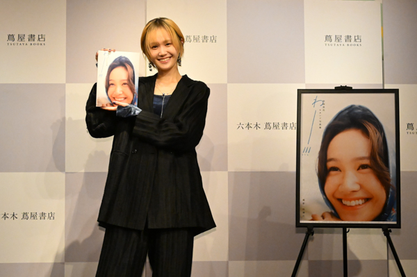 尾碕真花と映画監督・枝優花が韓国で2人旅！セカンド写真集は素を最大限に引き出した「大好きな人たちとの旅の思い出アルバム」のような仕上がりに