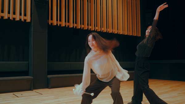 藤原さくら、デジタルシングル「OK」配信リリース！さらに、10人のバトントワラーが「OK」を表現するBaton Twirling VideoをYouTubeにて公開！