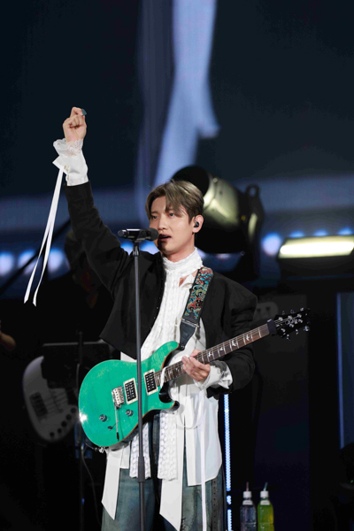 東方神起チャンミン全国8都市20公演を巡った初のソロツアーを完走！ SUPER JUNIORキュヒョンのサプライズ登場も！