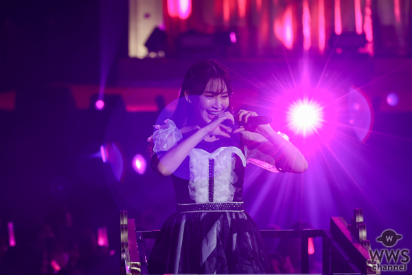 【写真特集】元AKB48・小嶋陽菜、美脚あらわなミニ丈ドレスで「ハート型のウイルス」を熱唱！＜AKB48 20th Year Live Tour 2025 in 日本武道館＞