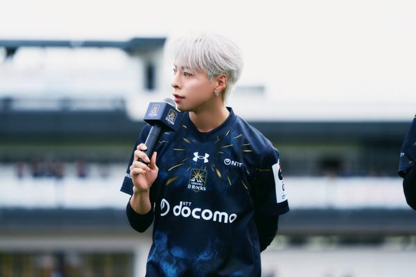 OWVが浦安に登場！ジャパンラグビーリーグワン所属の浦安D-Rocks 2025-26シーズン公式アンバサダーとして、満員の会場でサポーターを前に公式アンバサダー就任のご挨拶！