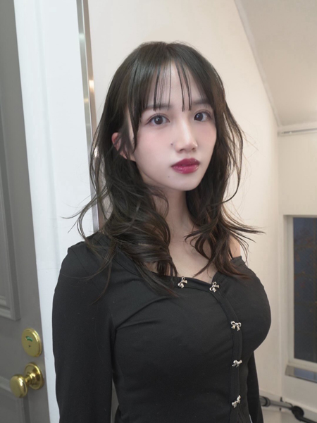 花巻杏奈、色気たっぷりタイトコーデでファン魅了「美人だなぁ〜」