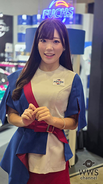 【動画】河村かれん(dela)、ミニ丈パンツスタイルで東京オートサロン2026に登場！今年の目標を漢字1字で表すと「踊」＜TOKYO AUTO SALON 2026＞