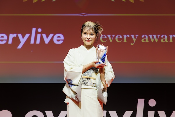 にんぴ、年間ランキング2位＆音楽部門1位＆パパママ部門1位の「3冠達成」の喜び語る！「本当に心から嬉しい」＜every award 2025＞