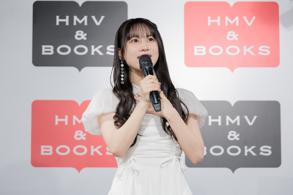 野中ここな「ホクロも恥ずかしがらずに出そう、と思いながら撮影してもらいました」＜1st写真集うたかた　合同取材オフィシャルレポート＞