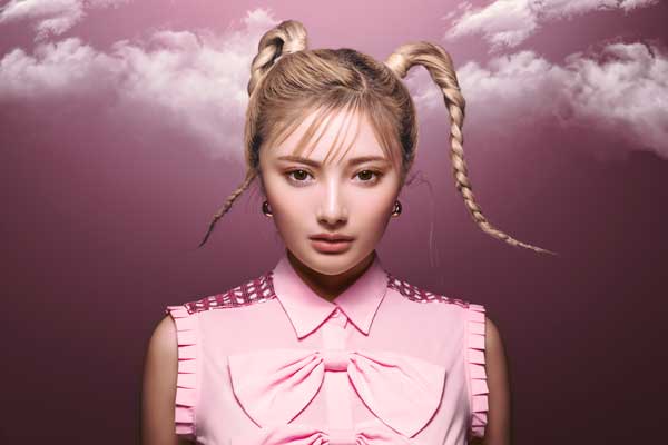 Alcoholic /安斉かれんが作詞・作曲・歌唱で参加した「ハピトモ feat.安斉かれん」をリリース