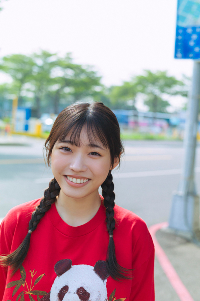 僕が見たかった青空・金澤亜美、初めてが満載のファースト写真集で初めてのチューブトップビキニに挑戦！