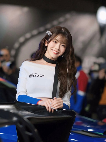 立華理莉、抜群スタイル！！ウエストラインがきれいすぎるカット公開