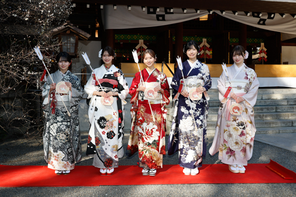 乃木坂46、乃木神社にて成人式を実施！新成人となる5人のメンバーは「パカラッパカラッ世代」に。